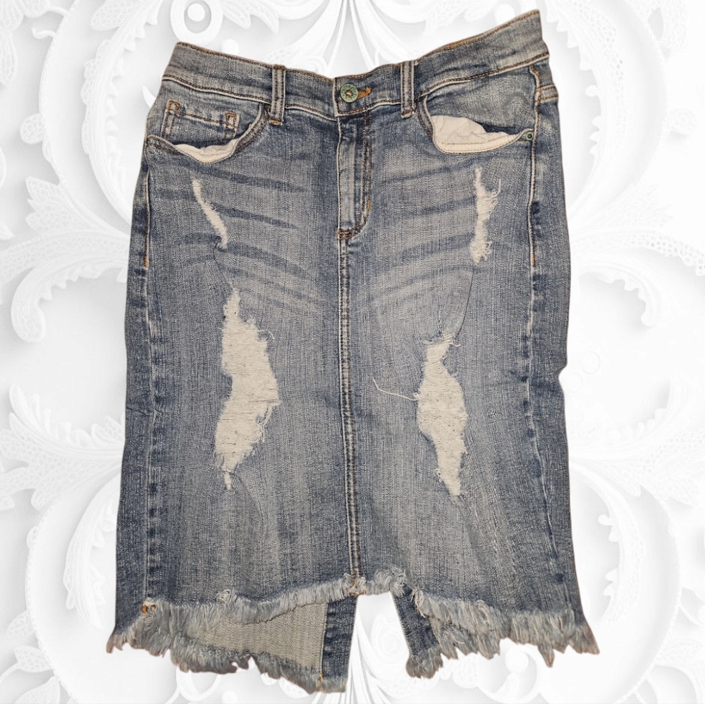 Sneak Peek‎ Distressed Denim Skirt M